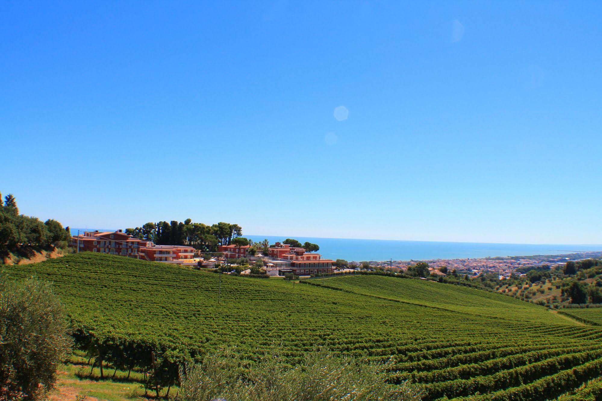 Il Parco Sul Mare Resort & Spa Торторето Экстерьер фото